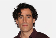 Stephen mangan