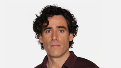 Stephen mangan